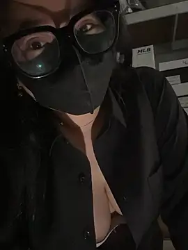 Hennie_ChU's Live XXX Chat