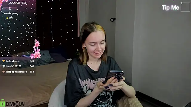 Онлайн чат XXX Lesi_Moonie01