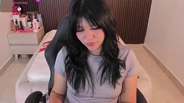 MILLYEVANS1 现场XXX聊天