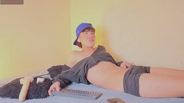 XXX chat uživo modela max_femboy