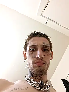 CamsWRLD XXX чат на живо