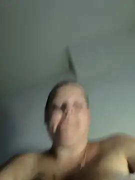 BadMommyyyyyのライブXXXチャット