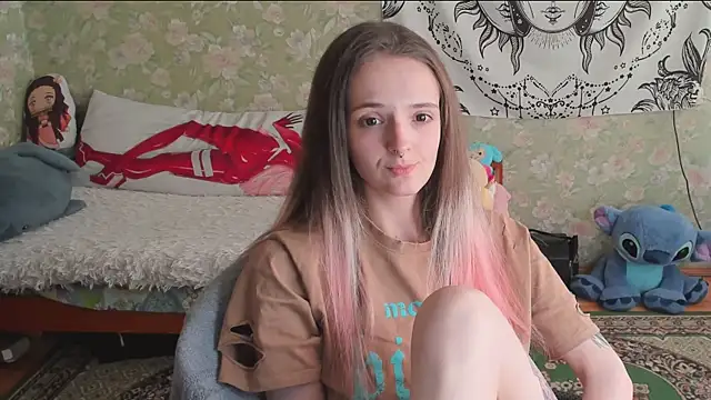 Cutie_Adelia Adlı Modelin Canlı XXX Sohbeti