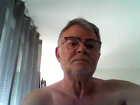oura Adlı Modelin Canlı XXX Sohbeti