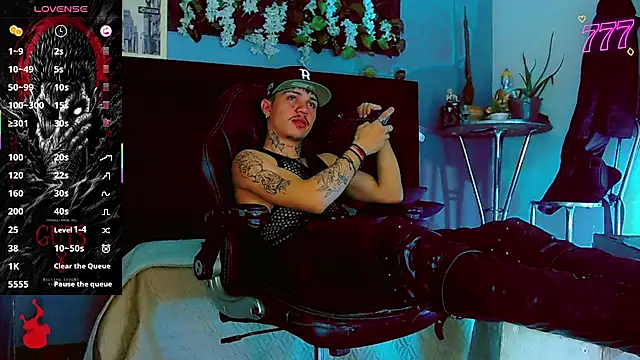 HannibalLester Live XXX-chat