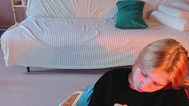 XXX chat uživo modela two_gerls_here