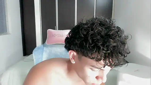 Czat XXX na żywo – 2c_Bby