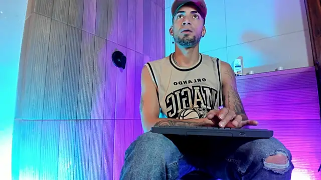 Chatroom XXX en direct de DrakeNeumann