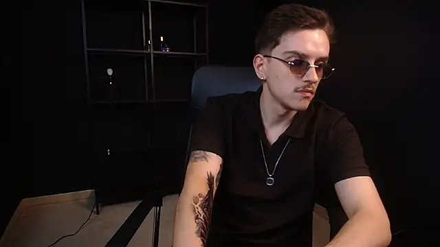 Chat +18 de FelixStarkk ao vivo