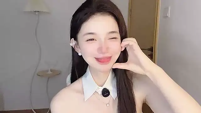 Annie-3 Live XXX Chat