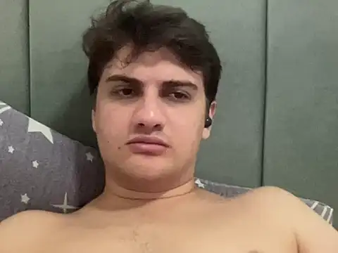 hazel_boy Adlı Modelin Canlı XXX Sohbeti