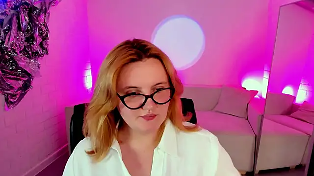 XXX chat uživo modela KathyBriggs