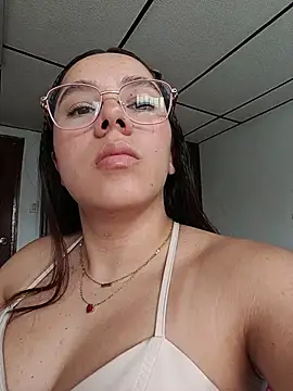 Chat +18 de EmmaSulivan ao vivo