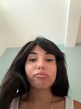 SilkyMira's Live XXX Chat