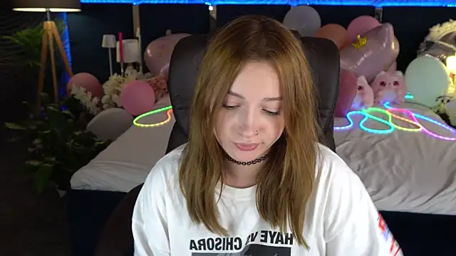 Chat +18 de LizzaMoonn ao vivo