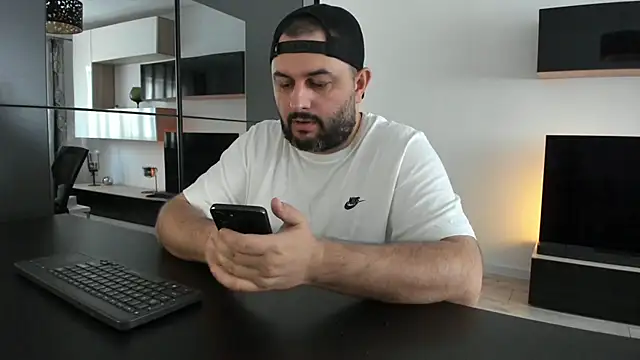 DravenPeak Chat XXX live