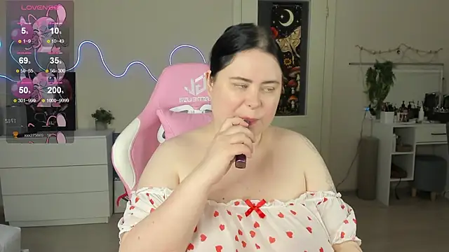 Akemi_BBW's Live XXX Chat