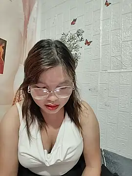 Cover-baan Live XXX chat