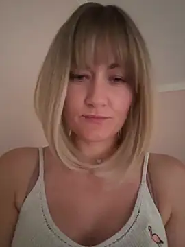 Онлайн чат XXX LunaFoxs