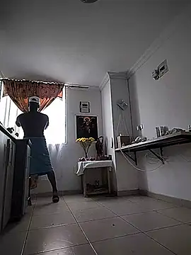 Manbigcocklatin Adlı Modelin Canlı XXX Sohbeti