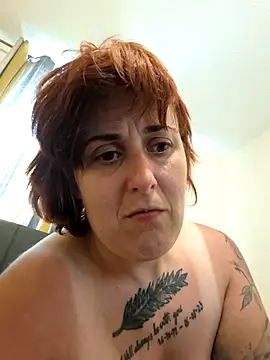Chat +18 de Tiara_XOX ao vivo