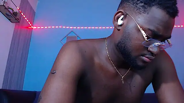 Онлайн чат XXX eebony_stallion