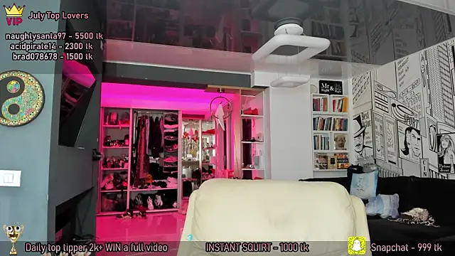 AmySuperHeroes' Live XXX Chat