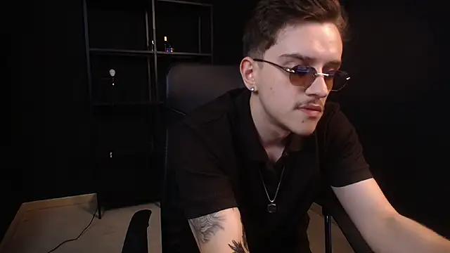 FelixStarkk élő XXX-chatje