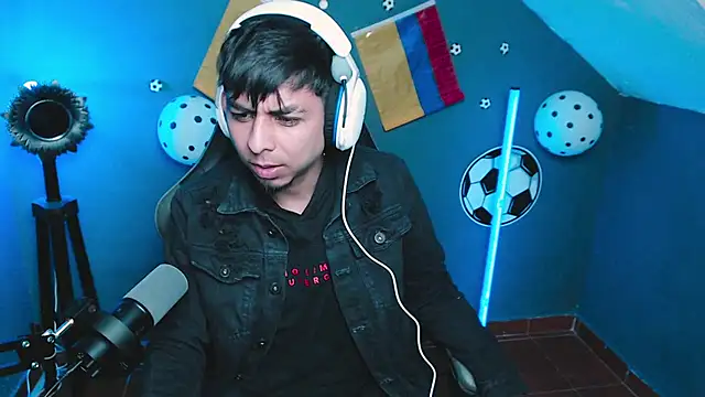 ALPHA_LATINO: онлайн-секс-чат