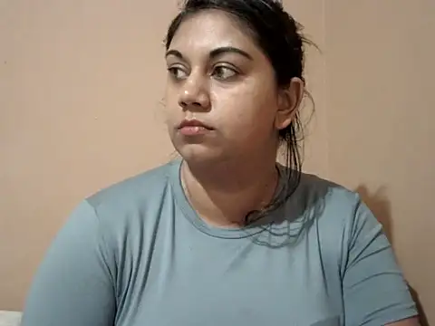 bellachow10 Chat XXX live