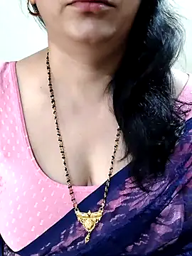 Yazhini-Cam's Live XXX Chat