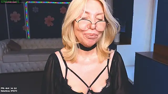 Wendy_Waves Chat XXX in diretta