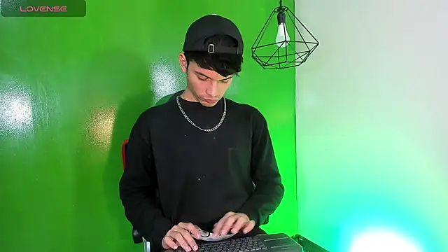 XXX chat uživo modela alexgod-