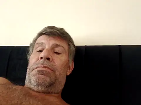 stud2512 Chat XXX in diretta