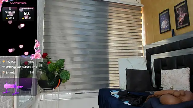 sheyla__ebony élő XXX-chatje