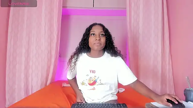 צ'אט XXX בשידור חי של RaileyBoss