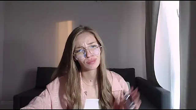 HitGyrl Adlı Modelin Canlı XXX Sohbeti