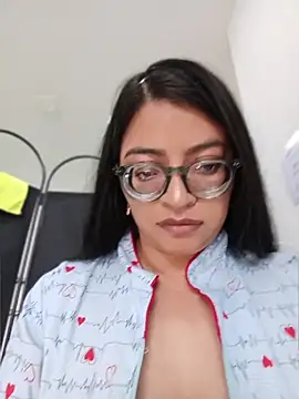SOFI__10 Adlı Modelin Canlı XXX Sohbeti