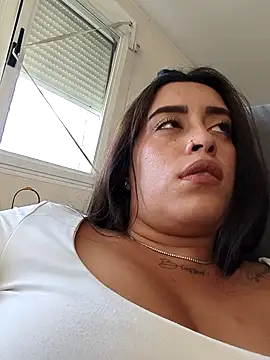 Chat XXX en directo de MissNyraSecret
