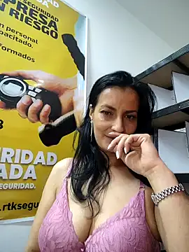 ALEJANDRA__28のライブXXXチャット