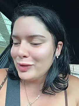 Chat +18 de mangolini_parrocini ao vivo