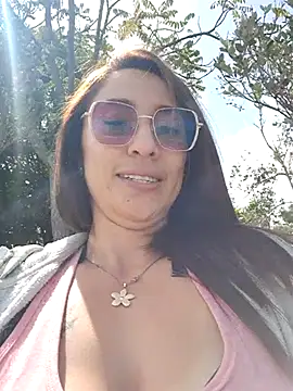Chatroom XXX en direct de VALERY-94