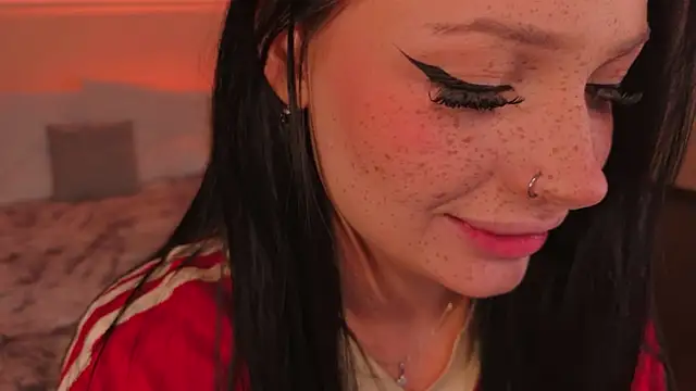LisaaLiss Adlı Modelin Canlı XXX Sohbeti