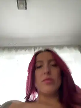 CrystalRedd's Live XXX Chat