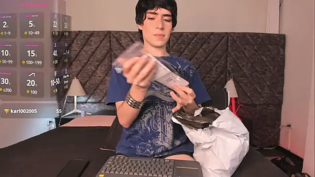 DemonFoxx Chat XXX in diretta