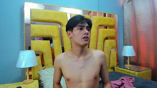 צ'אט XXX בשידור חי של TaylerCruz