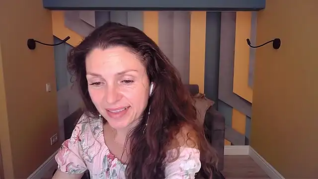 EllaLong Chat XXX in diretta