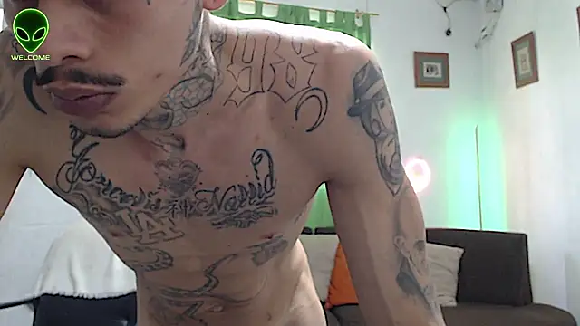 alpha_zom লাইভ XXX চ্যাট