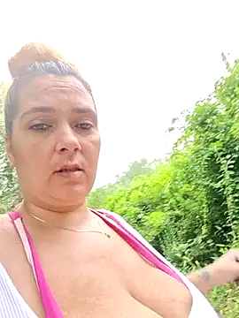 Aria423 লাইভ XXX চ্যাট