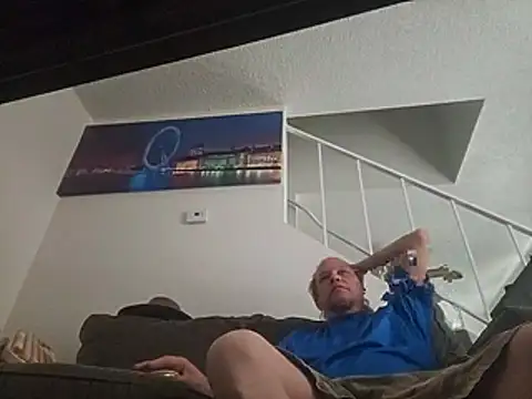 yourMasterisBored's Live XXX Chat